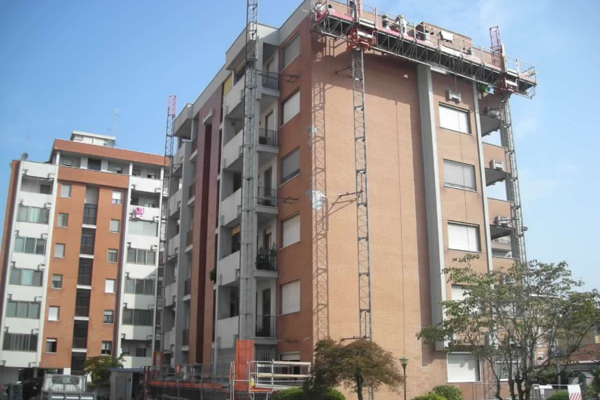Consolidamento statico rivestimento in klinker smaltato, riqualificazione balconi